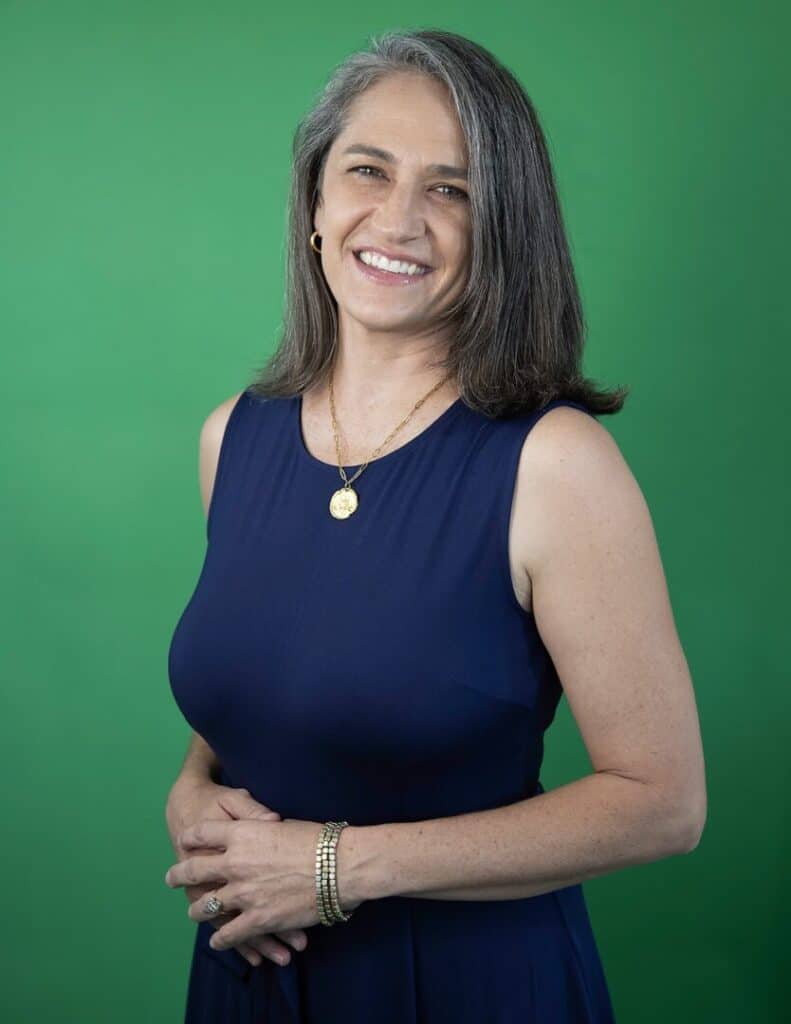 Cynthia 003 IMG 0441 2 Edit Large